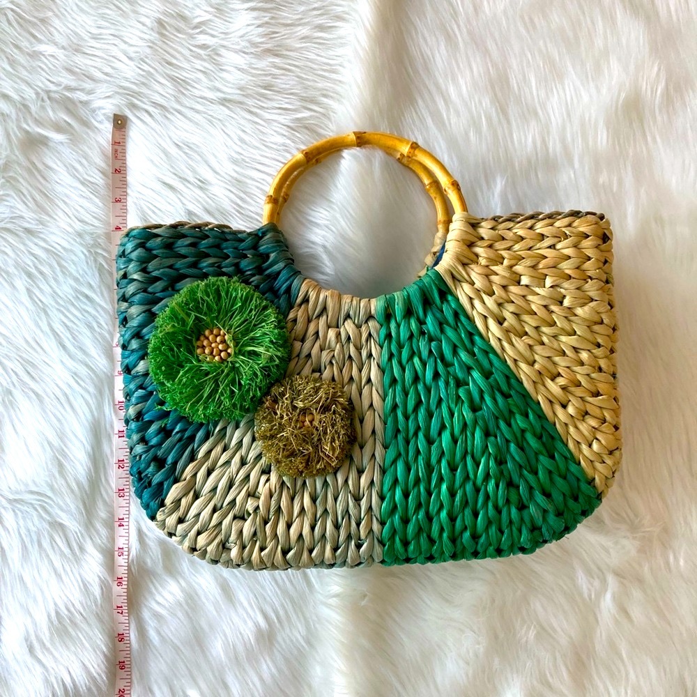 Vibrant Straw bag with bamboo handles